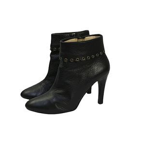 Micheal Kors black pebbled leather gromet accent heeled booties size 8.5